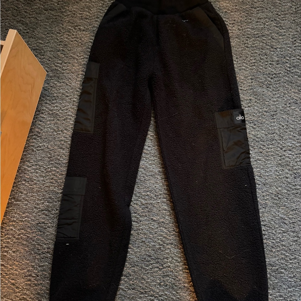 ALO Yoga Black Fleece Cargos